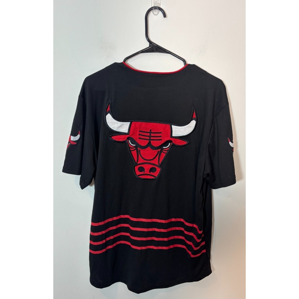 UNK Men's Size Large Chicago Bulls Baseball-Style Jersey Buttons - Picture 7 of 7